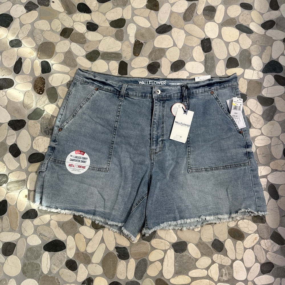 Wallflower Women's Light Blue Jean Shorts